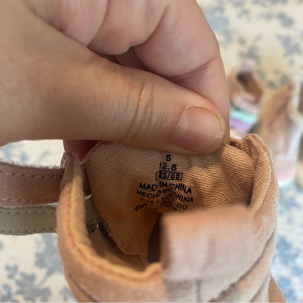 Toddler Girl Size 5 Shoe Bundle Old Navy, Cat & Jack, Speedo - Picture 7 of 13